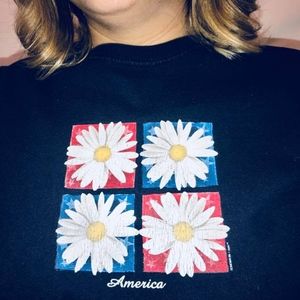 Proud American Daisy embellished Cropped Tee